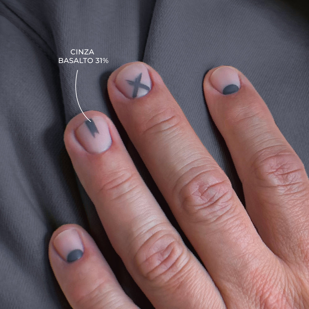 ESMALTE SEMIPERMANENTE YM4 CINZA BASALTO 31%